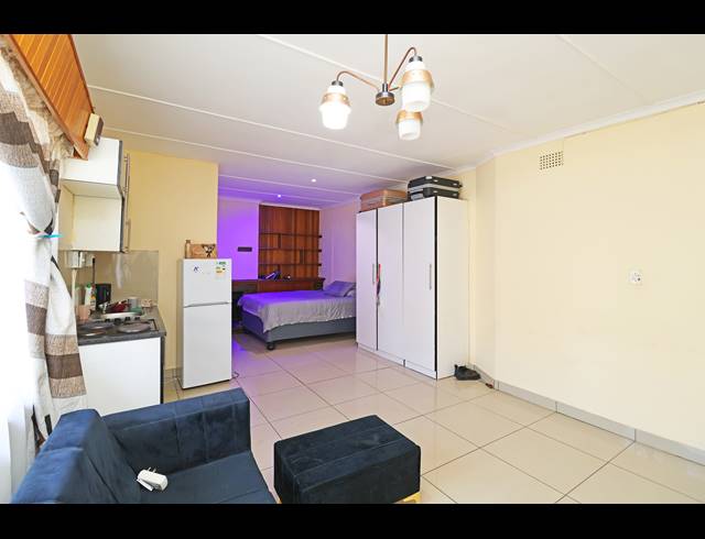 6 BEDROOM HOUSE FOR SALE IN WESTDENE